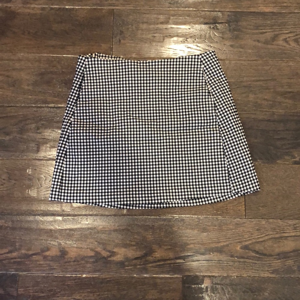 UO Black and White checkered skirt